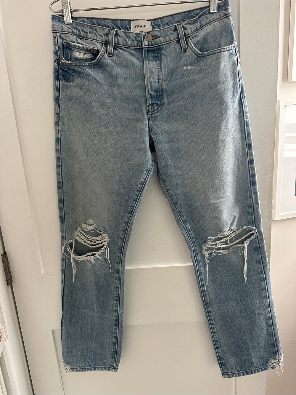 Frame Denim Medium Blue Jeans with Contrast Topstitch